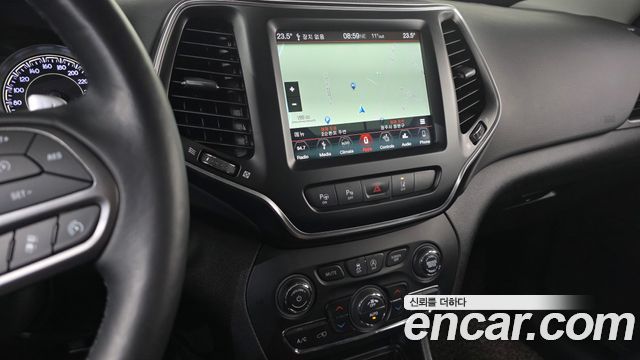 Jeep Cherokee 2019 — photo 11