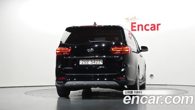 Kia Canival 2019 — photo 4