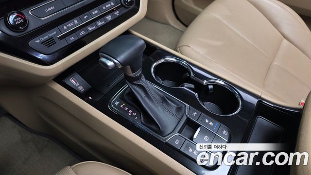 Kia Canival 2019 — photo 12
