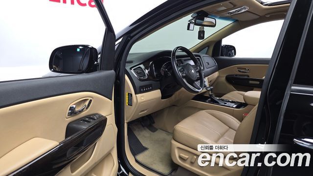 Kia Canival 2019 — photo 13