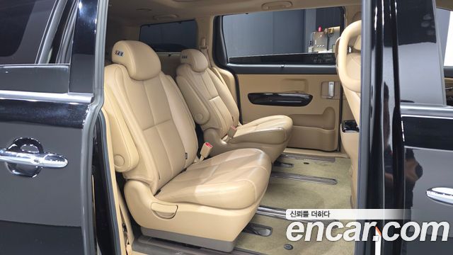 Kia Canival 2019 — photo 17