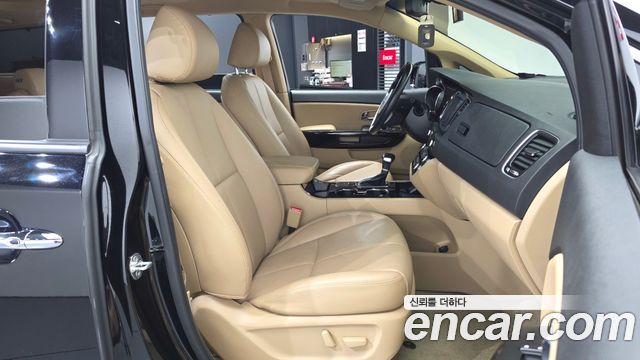 Kia Canival 2019 — photo 18