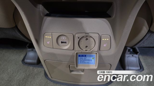 Kia Canival 2019 — photo 25