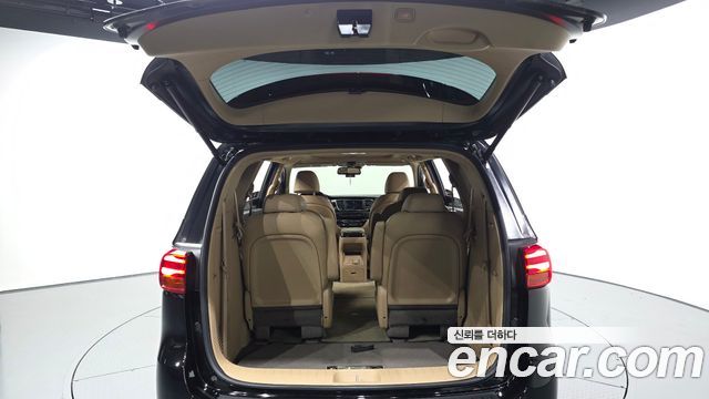 Kia Canival 2019 — photo 26