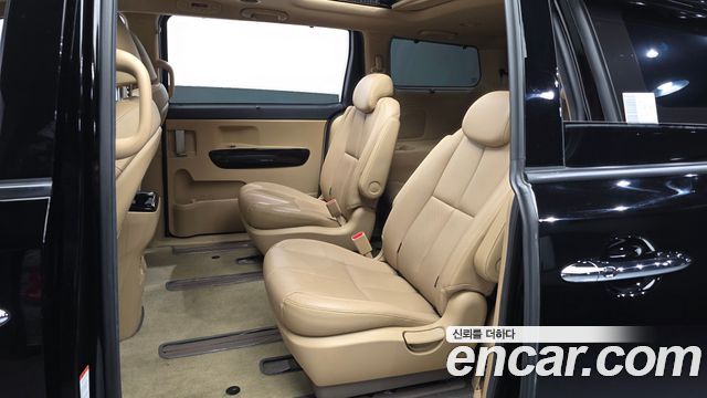 Kia Canival 2019 — photo 16