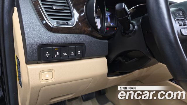Kia Canival 2019 — photo 30