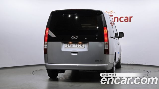 Hyundai Staria 2022 — photo 4