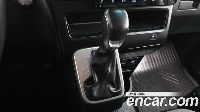 Hyundai Staria 2022 — photo 9