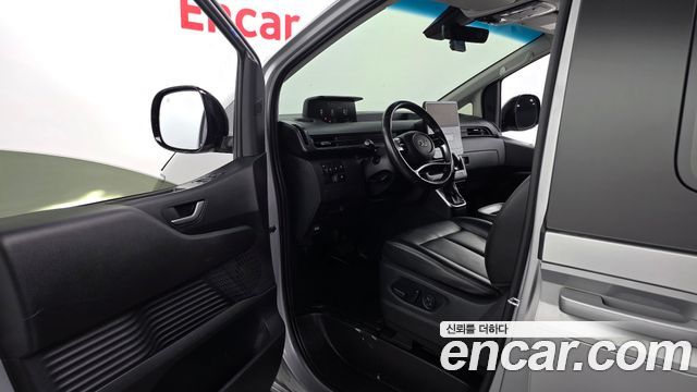 Hyundai Staria 2022 — photo 10