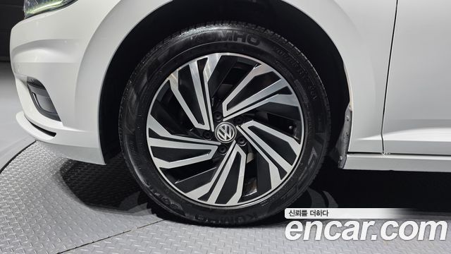 Volkswagen Jetta 2021 — photo 5