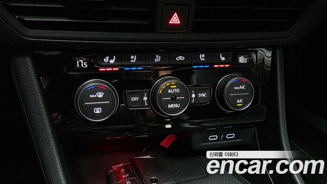 Volkswagen Jetta 2021 — photo 25