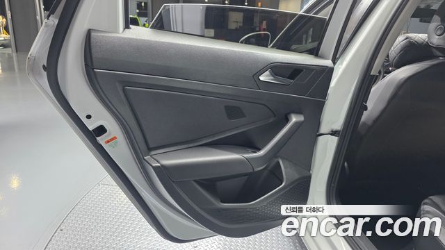 Volkswagen Jetta 2021 — photo 15