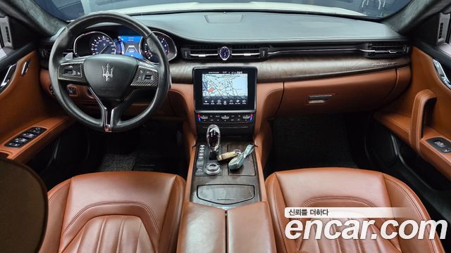 Maserati Quattroporte 2017 — photo 10