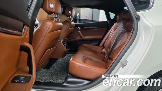 Maserati Quattroporte 2017 — photo 18