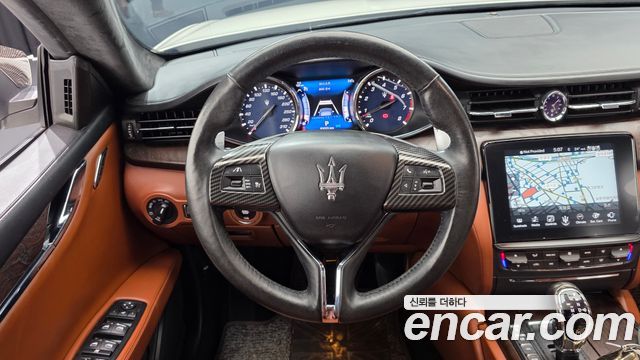 Maserati Quattroporte 2017 — photo 19