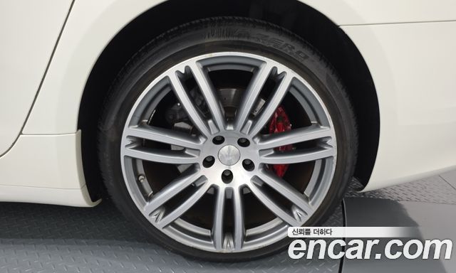 Maserati Quattroporte 2017 — photo 7