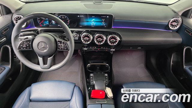 Mercedes-Benz A-Class 2020 — photo 10