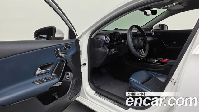 Mercedes-Benz A-Class 2020 — photo 13
