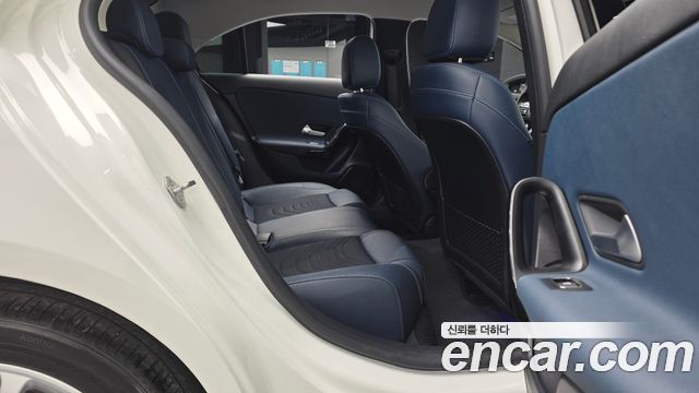 Mercedes-Benz A-Class 2020 — photo 17