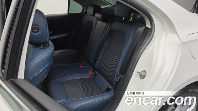 Mercedes-Benz A-Class 2020 — photo 18