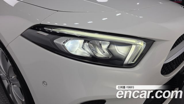 Mercedes-Benz A-Class 2020 — photo 8