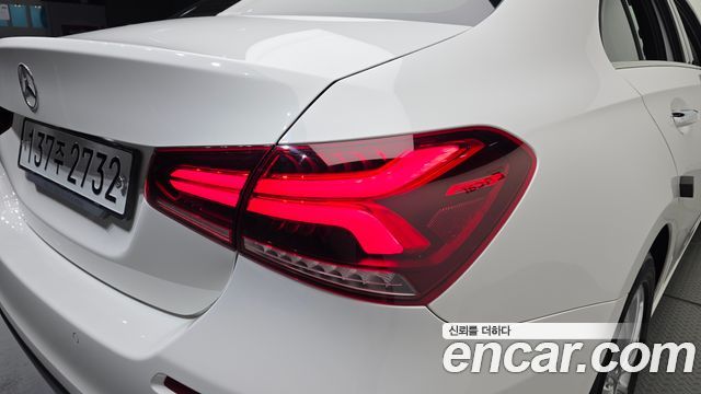 Mercedes-Benz A-Class 2020 — photo 9