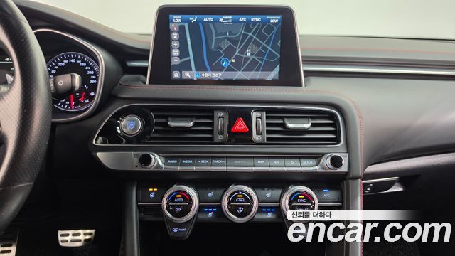 Genesis G70 2018 — photo 19