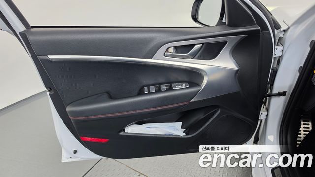 Genesis G70 2018 — photo 14