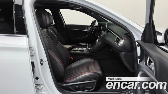 Genesis G70 2018 — photo 16