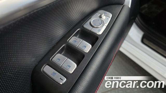 Genesis G70 2018 — photo 30