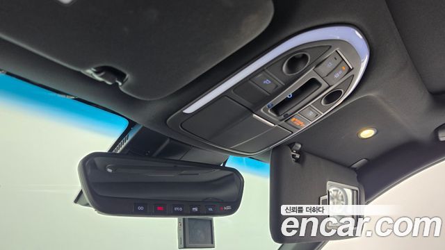 Genesis G70 2018 — photo 32