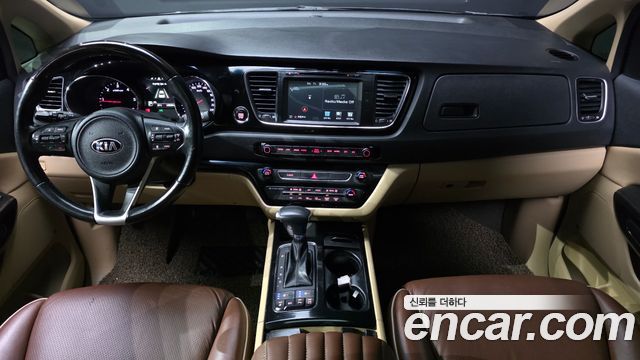 Kia Canival 2018 — photo 10