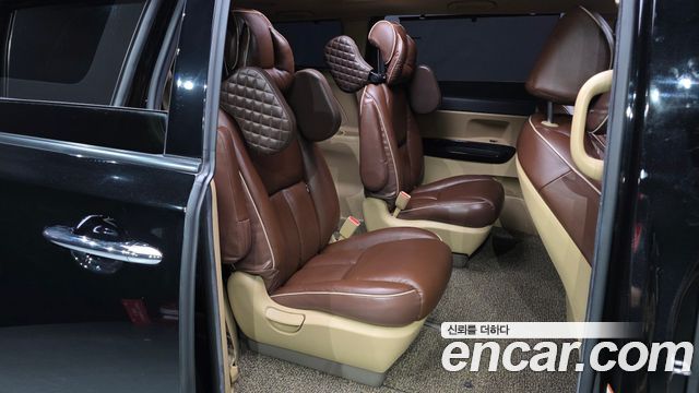 Kia Canival 2018 — photo 18