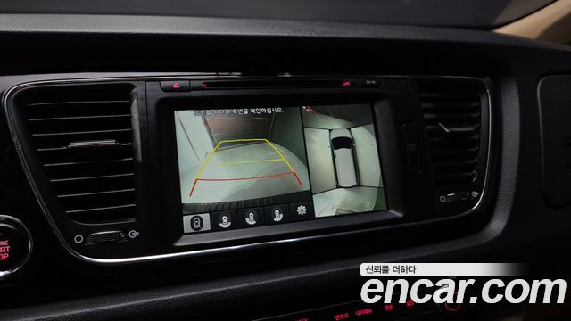 Kia Canival 2018 — photo 21