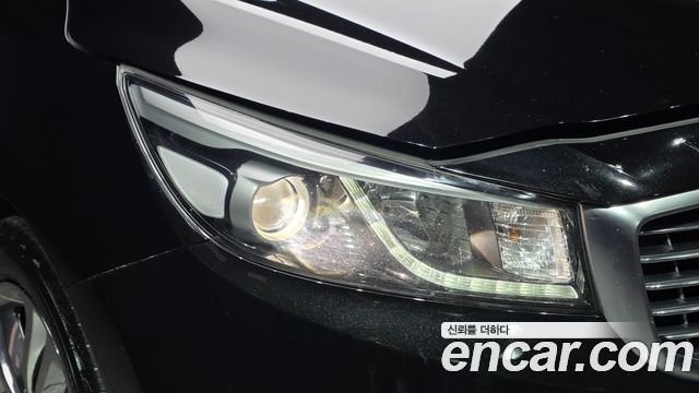Kia Canival 2018 — photo 8