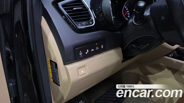 Kia Canival 2018 — photo 38