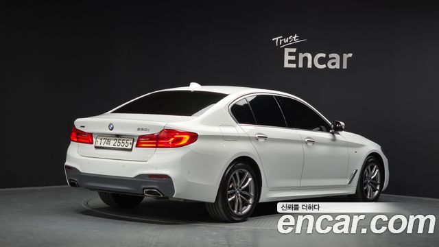 BMW 5-Series 2018 — photo 2