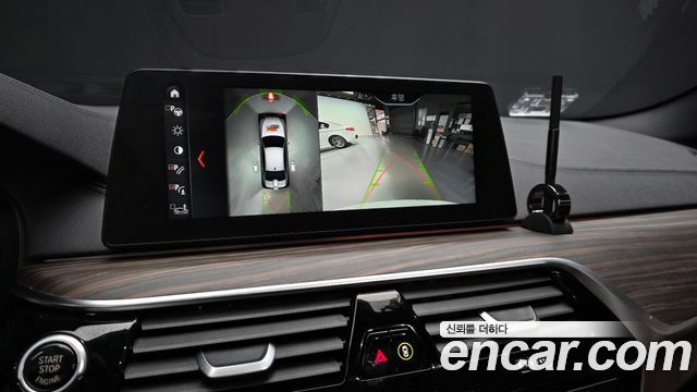 BMW 5-Series 2018 — photo 23