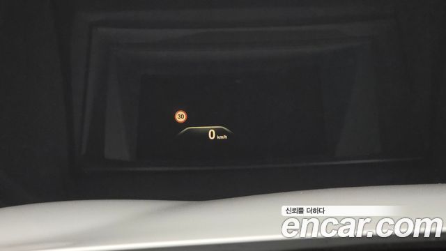 BMW 5-Series 2018 — photo 24