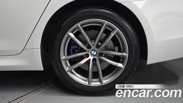 BMW 5-Series 2018 — photo 7