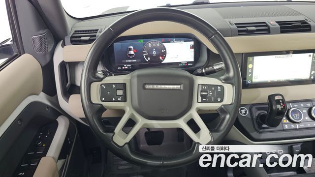 Land Rover Defender 2020 — photo 19