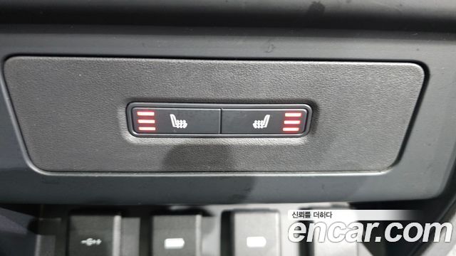 Land Rover Defender 2020 — photo 23