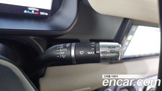 Land Rover Defender 2020 — photo 27