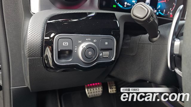 Mercedes-Benz CLA-Class 2021 — photo 23