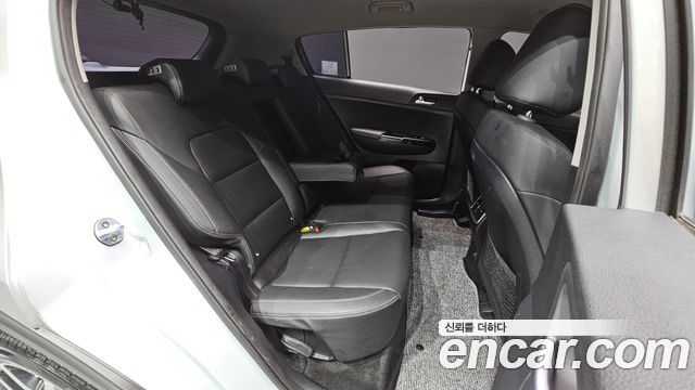 Kia Sportage 2018 — photo 17