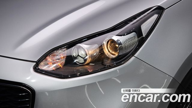 Kia Sportage 2018 — photo 8