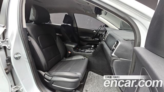 Kia Sportage 2018 — photo 16