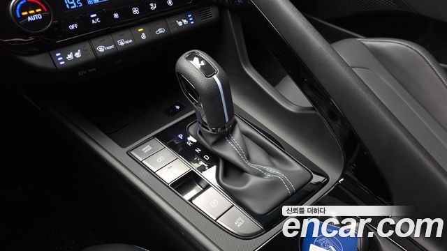 Hyundai AVANTE 2025 — photo 12