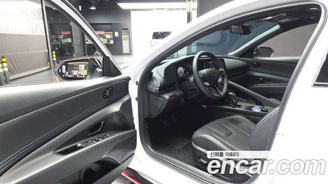 Hyundai AVANTE 2025 — photo 13