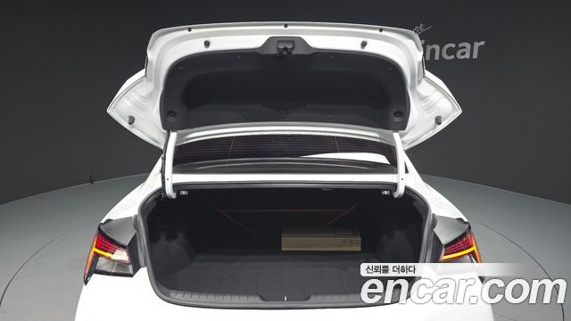 Hyundai AVANTE 2025 — photo 26